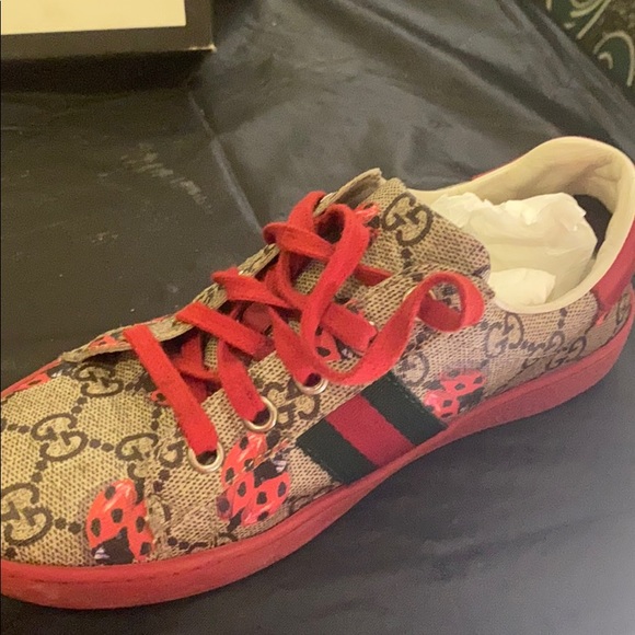 Shoes - Picture 4 of 8